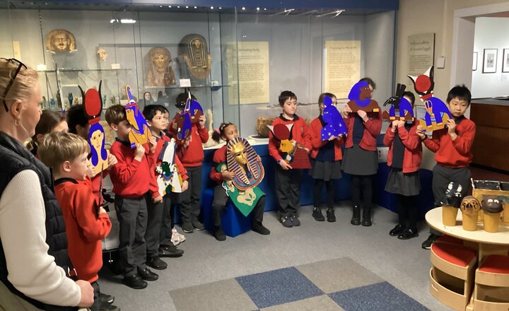 Image of Year 3 Oriental Museum trip